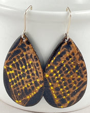 Load image into Gallery viewer, Burlap weave earrings