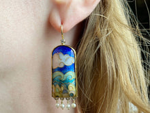 Load image into Gallery viewer, Fenwick earring with pearls