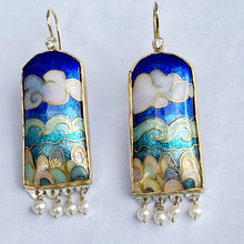 Load image into Gallery viewer, Fenwick earring with pearls
