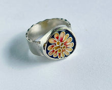 Load image into Gallery viewer, Pink daisy ring in enamel and sterling silver
